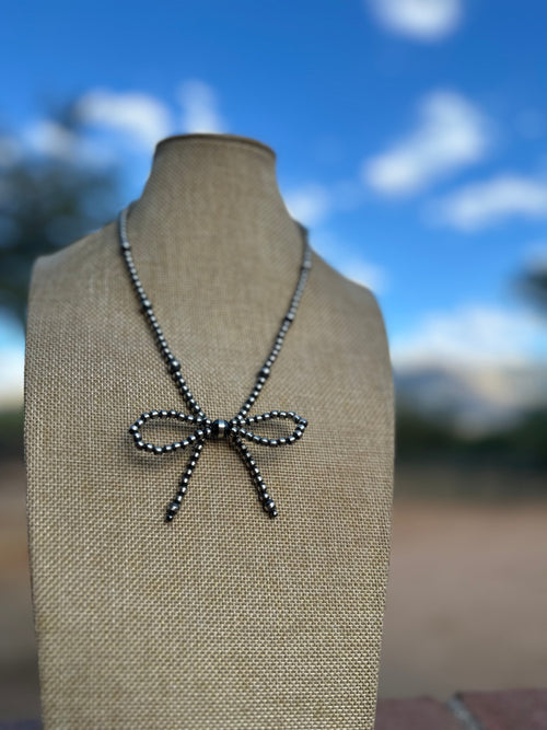 Handcrafted Made 4-8mm Sterling Silver Pearl Beaded Bow Tie Necklace 16 inches long