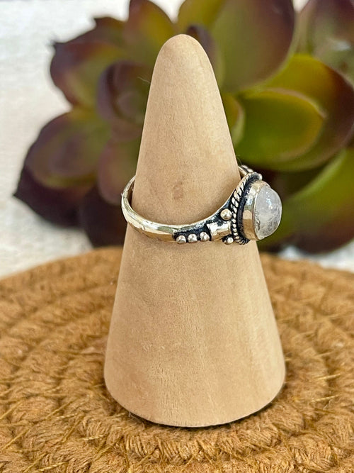 Old Pawn Vintage Sterling Silver & Moonstone Sz 6.75 Ring