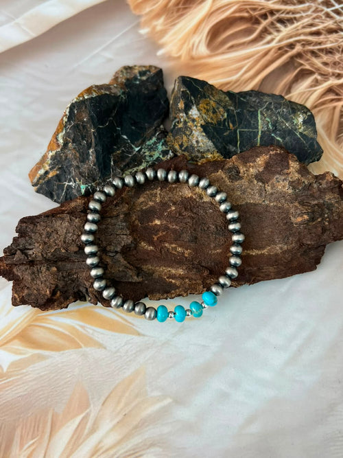 Handmade Sterling Silver Kingman Turquoise Stretchy Beaded Bracelet