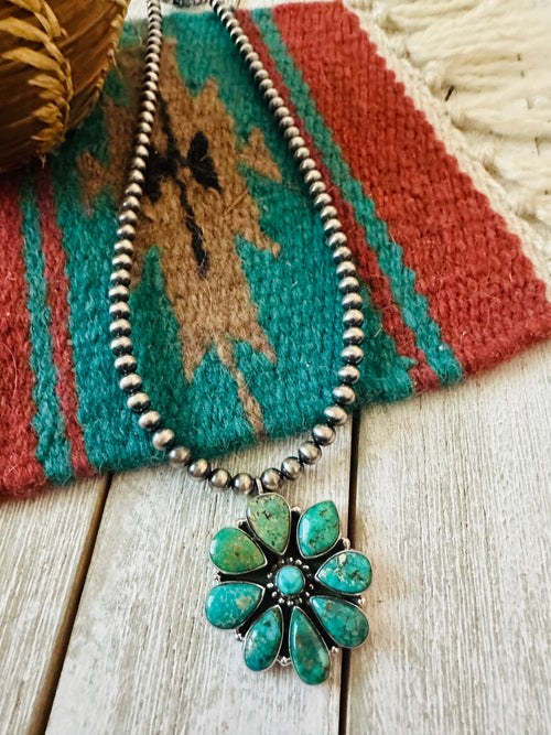 ** Christmas Collection ** Handmade Sterling Silver & Emerald Valley Beaded Necklace Signed Nizhoni