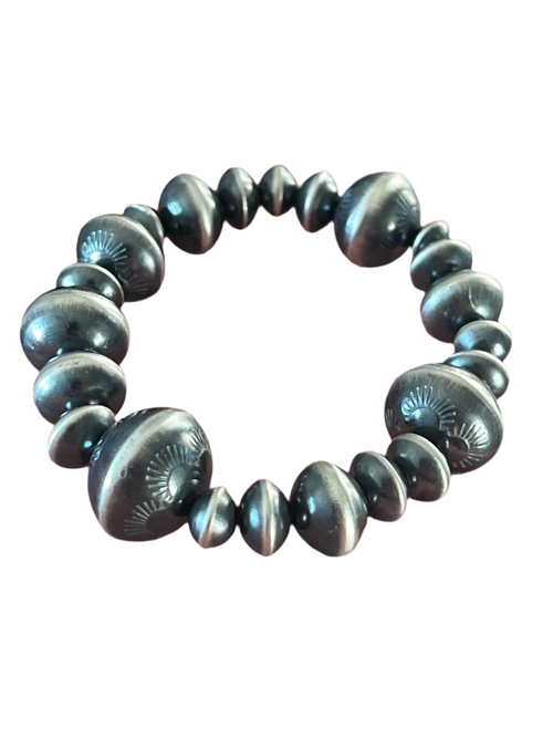 Vinita Cowboy Handmade Sterling Silver 6mm to 15mm Saucer Bead Stretch Bracelet