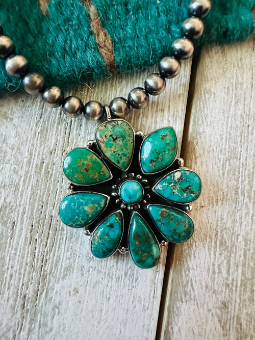 ** Christmas Collection ** Handmade Sterling Silver & Emerald Valley Beaded Necklace Signed Nizhoni