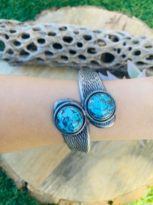 Handcrafted Vintage Kingman Turquoise & Sterling Silver Cuff Bracelet /