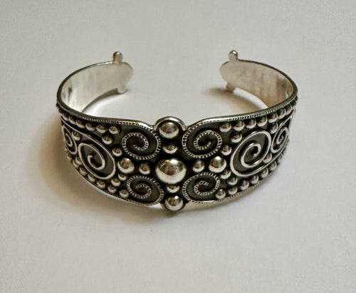 Vintage Style Cuff Bracelet W/Center Bead Cross