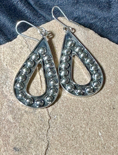 Vintage Teardrop Outline w/ Beads Earrings