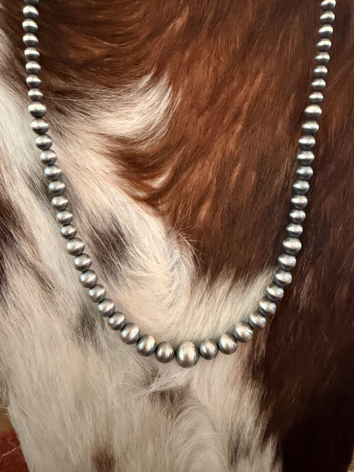 Old Pawn Handcrafted Sterling Silver Graduated 18” Beaded Necklace