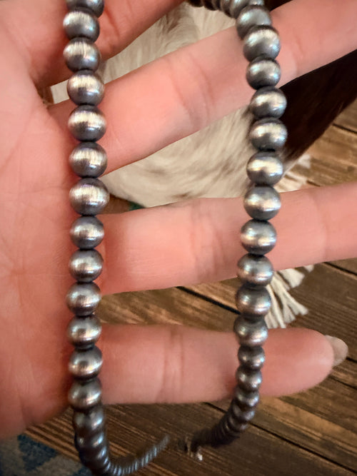 Old Pawn Handcrafted Sterling Silver Graduated 18” Beaded Necklace