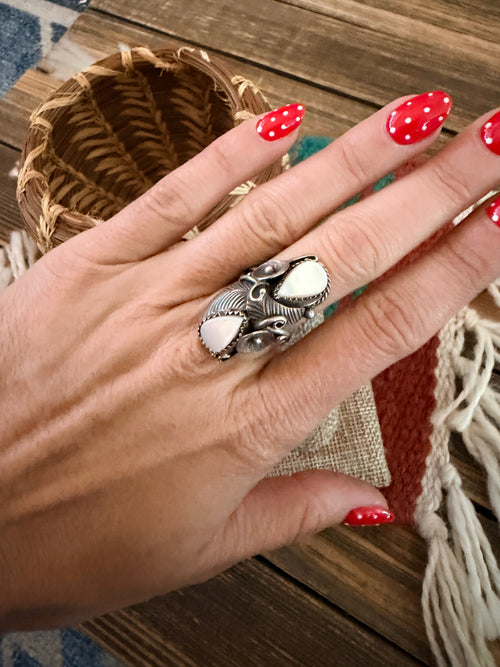 Old Pawn Handcrafted Mother of Pearl & Sterling Silver Ring Size 6