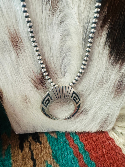 Handcrafted Sterling Silver Pearl Beaded Naja Necklace 24"