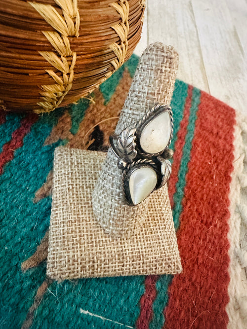 Old Pawn Navajo Sterling Silver & Mother of Pearl Ring Size 7.75