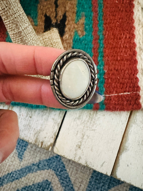 Handcrafted Old Pawn Sterling Silver & Mother of Pearl Ring Size 6.5