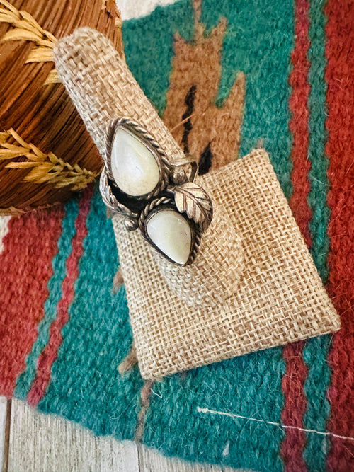 Old Pawn Navajo Sterling Silver & Mother of Pearl Ring Size 7.75