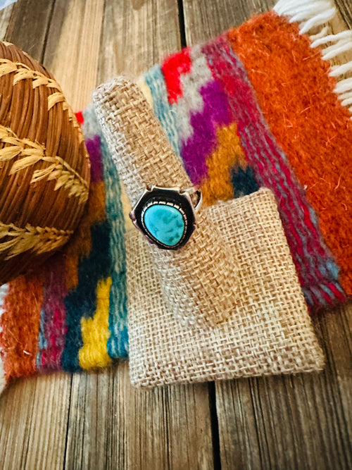 Old Pawn Handcrafted Turquoise & Sterling Silver Ring Size 7.75