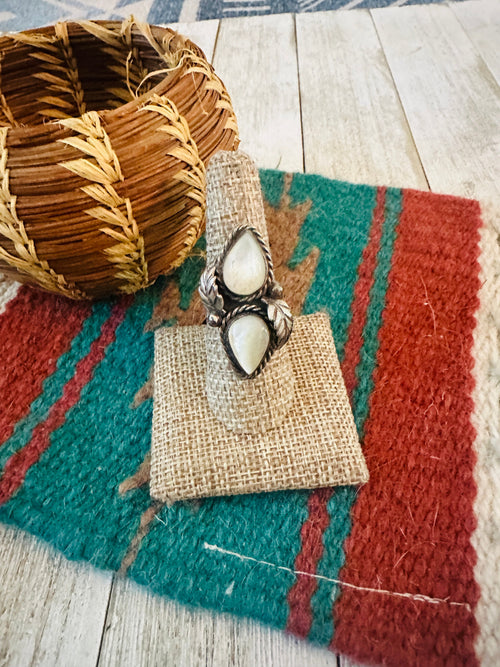 Old Pawn Navajo Sterling Silver & Mother of Pearl Ring Size 7.75