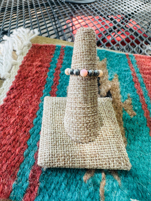 THE VENICE BAND Handmade Sterling Silver Pearl Style Queen Pink Conch Beaded Stretch Ring