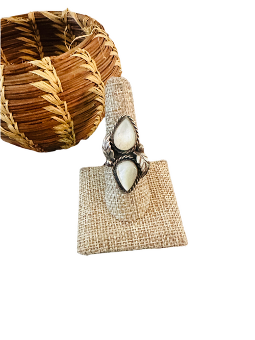 Old Pawn Navajo Sterling Silver & Mother of Pearl Ring Size 7.75