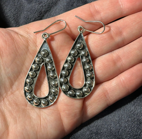 Vintage Teardrop Outline w/ Beads Earrings