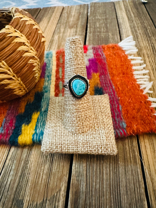 Old Pawn Handcrafted Turquoise & Sterling Silver Ring Size 7.75