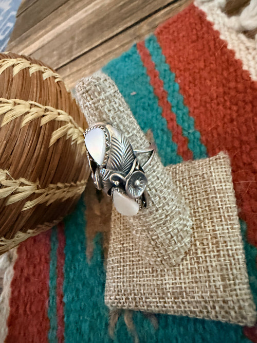 Old Pawn Handcrafted Mother of Pearl & Sterling Silver Ring Size 6