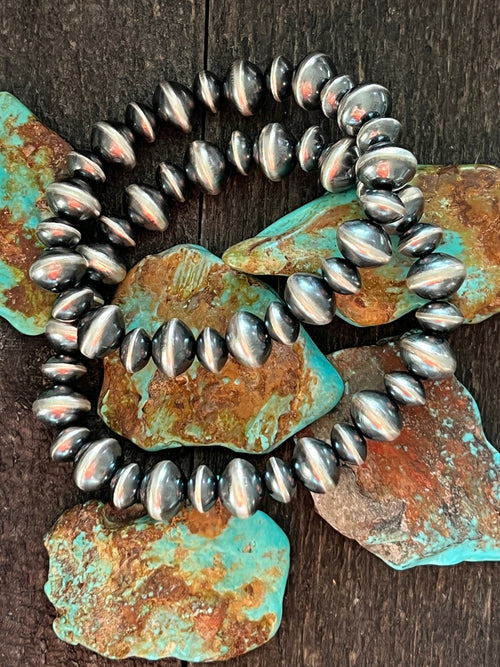 Vinita Cowboy Handcrafted Sterling Silver Stretch 6mm to 12.5mm Beaded Bracelet