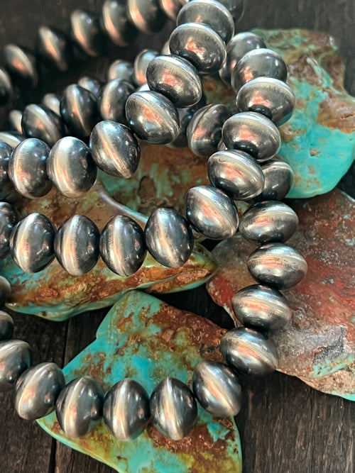 Vinita Cowboy Handcrafted Sterling Silver Stretch 10mm Saucer Bead Bracelets