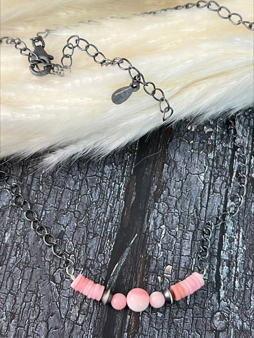 Handmade Sterling Silver Queen Pink Conch Collection: Beaded Necklace Signed Nizhoni