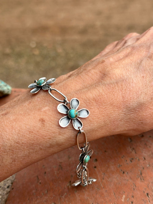 Nizhoni Handmade Sterling Silver & Turquoise Daisy Link Bracelet