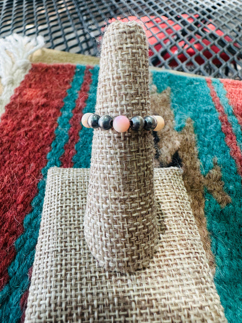 THE VENICE BAND Handmade Sterling Silver Navajo Pearl Style Queen Pink Conch Beaded Stretch Ring