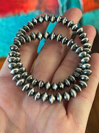 Vinita Cowboy Handcrafted Sterling Silver 6.8mm Saucer Pearl Stretch Bracelet