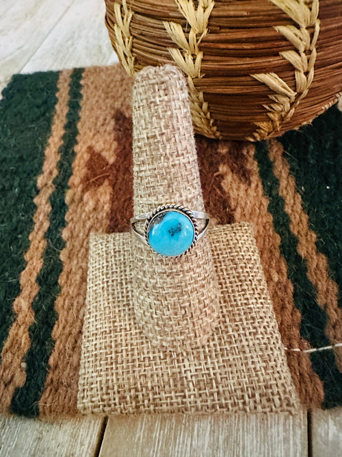 Old Pawn Handcrafted Turquoise & Sterling Silver Ring Size 8