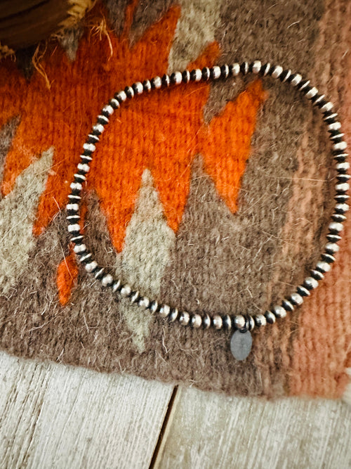 Navajo Sterling Silver Pearl Beaded Stretch Bracelet.