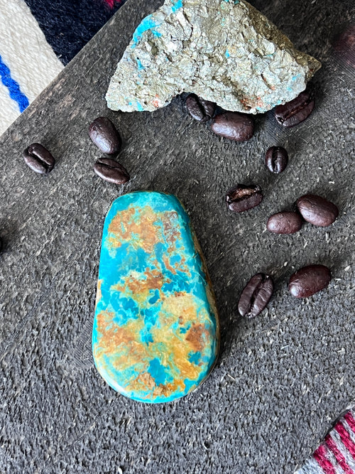 Hunky Pilot Mountain Turquoise Cabochon, PM001