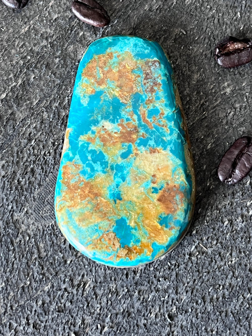 Hunky Pilot Mountain Turquoise Cabochon, PM001