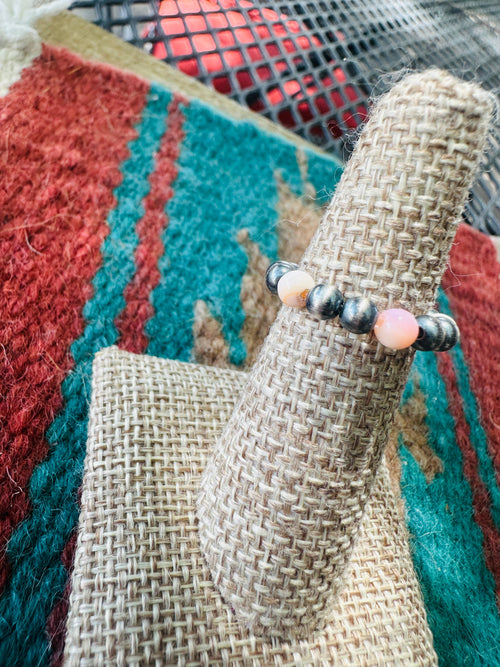 THE VENICE BAND Handmade Sterling Silver Navajo Pearl Style Queen Pink Conch Beaded Stretch Ring