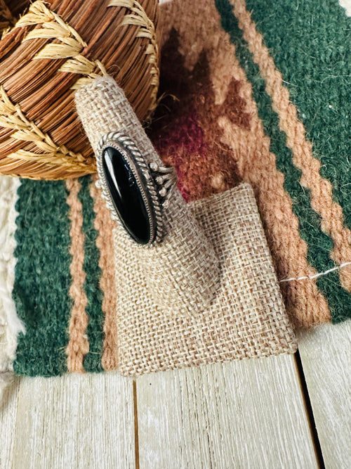 Old Pawn Handcrafted Onyx & Sterling Silver Ring Size 6.5