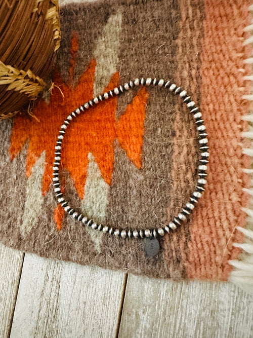 Navajo Sterling Silver Pearl Beaded Stretch Bracelet.