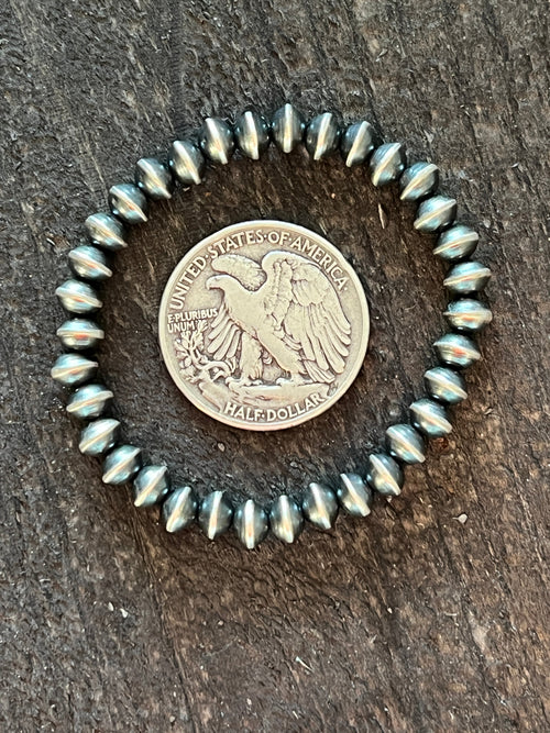 Vinita Cowboy Handcrafted Sterling Silver 6.8mm Saucer Pearl Stretch Bracelet