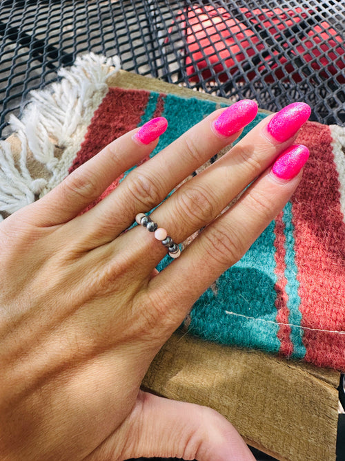 THE VENICE BAND Handmade Sterling Silver Navajo Pearl Style Queen Pink Conch Beaded Stretch Ring