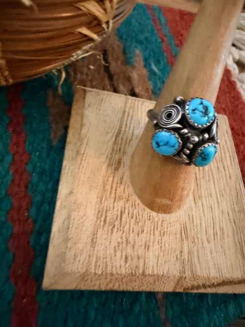 Old Pawn Handcrafted Turquoise & Sterling Silver Ring Size 7.25