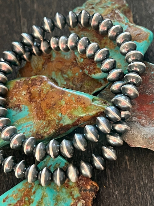 Vinita Cowboy Handcrafted Sterling Silver 6.8mm Saucer Pearl Stretch Bracelet