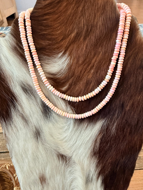 Handcrafted Queen Pink Conch Beaded Necklace
