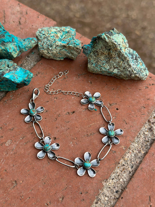 Nizhoni Handmade Sterling Silver & Turquoise Daisy Link Bracelet