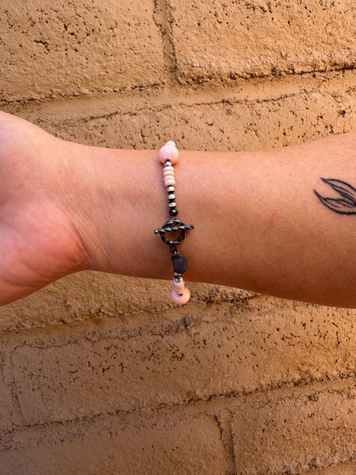 Handcrafted Pink Conch & Sterling Silver 3-5mm Beaded Bracelet 7.5"