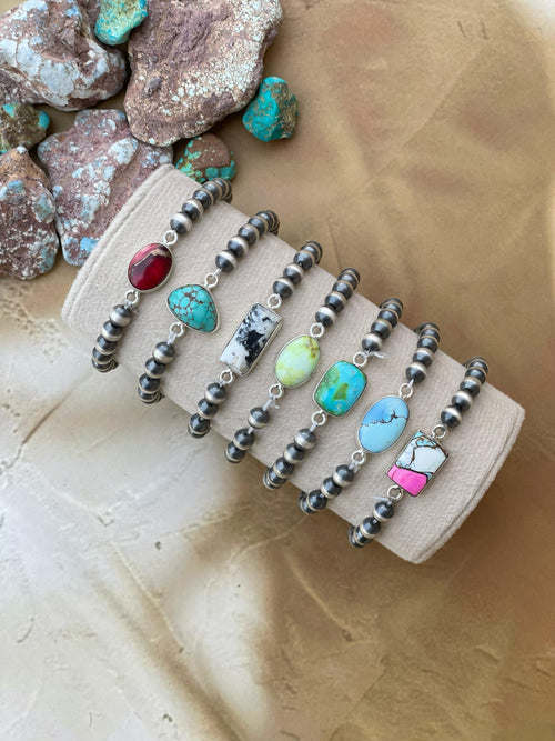 Handmade Sterling Silver 6 Inch Beaded bracelet with stone Signed Nizhoni