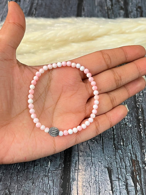 Handmade Sterling Silver Queen Pink Conch Collection: Stretchy Beaded Bracelet (4)