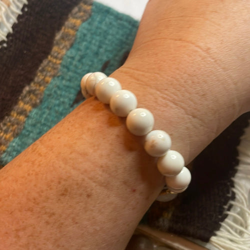 Handmade Recycled White Glass Beaded Stretch Bracelet WHITE HOWLITE